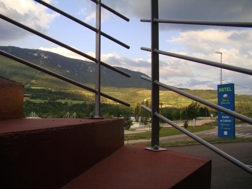 Hotel Pierre Blanche Chatillon-en-Michaille Rom bilde